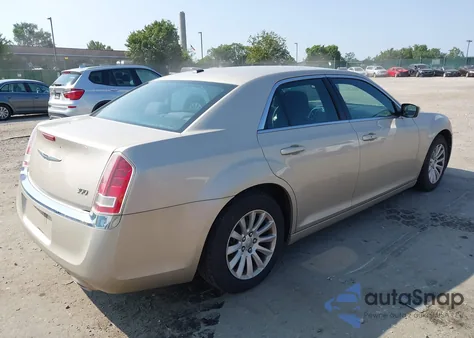 2012 Chrysler 300 из США, поврежденный, VIN 2C3CCAAG7CH312505
